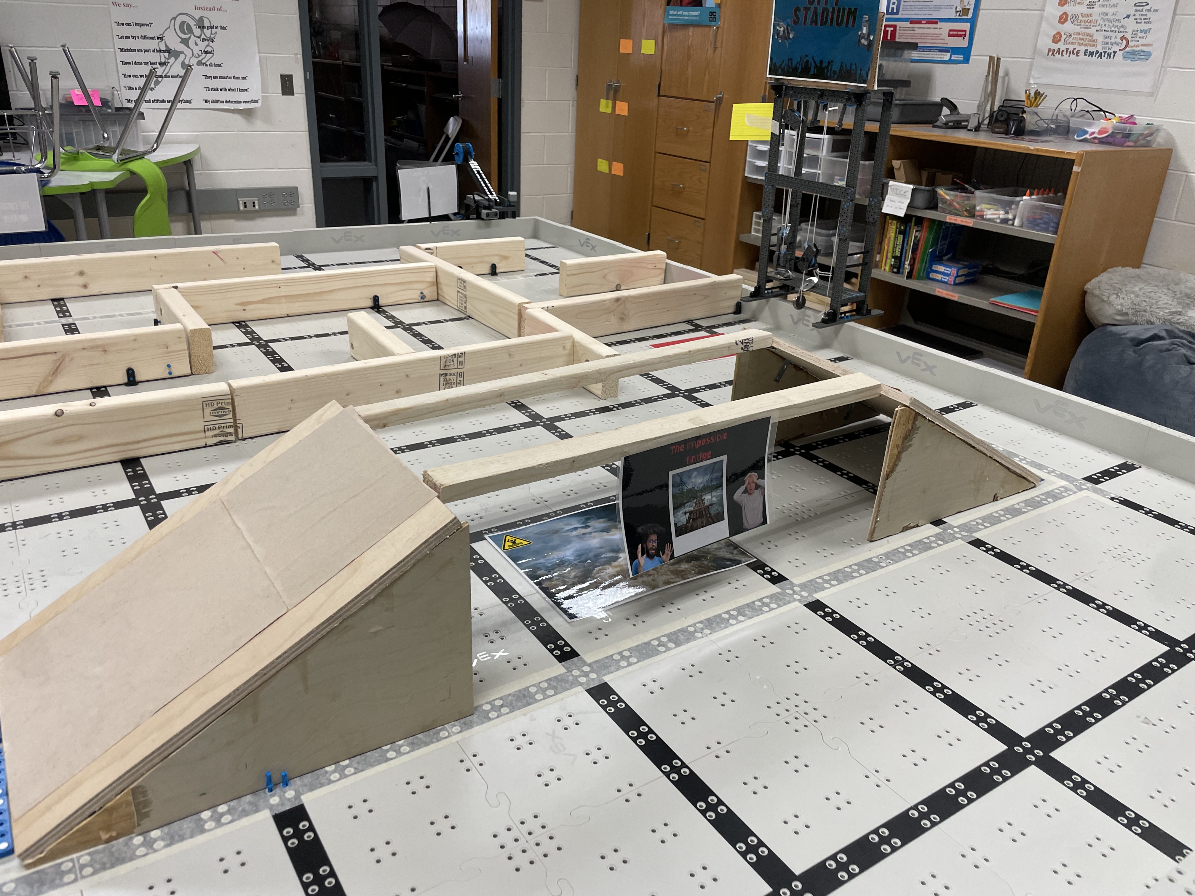 Modular VEX maze with ramps